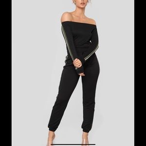 Track queen off the shoulder set